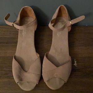 Tom's Women's Taupe Suede Wedge Espadrilles Sandals Size 10